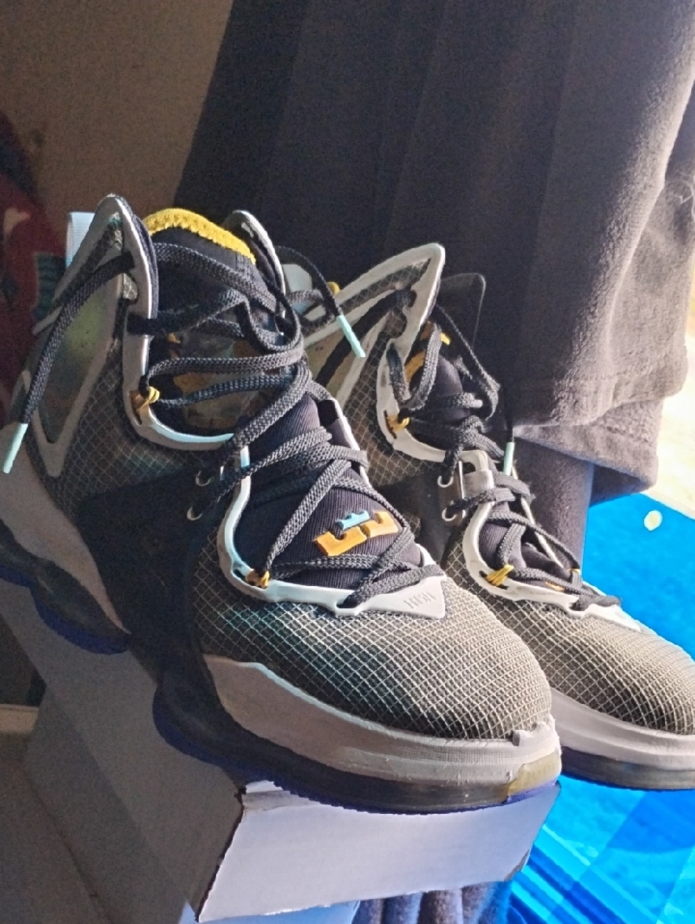 Nike LeBron 19 Hardwood Basketball Shoes in Black, Gray & Yellow Accent Size 10